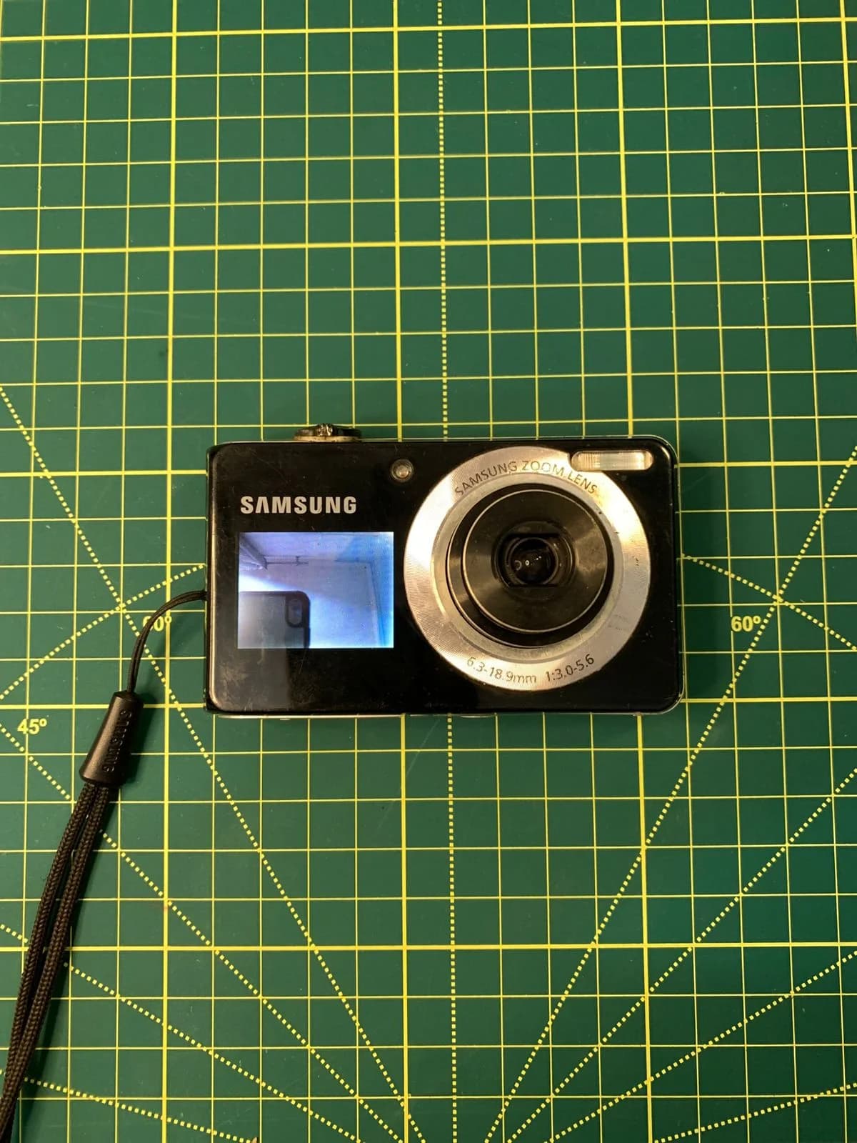 Câmera Digital PL100