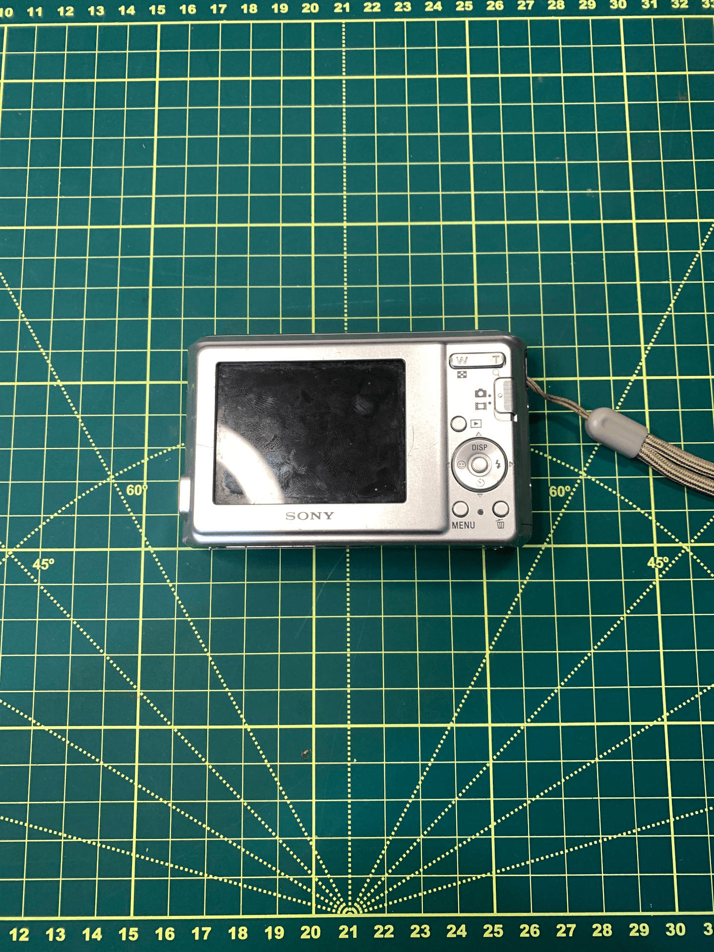 Sony Cybershot DSC-S1900 — verso